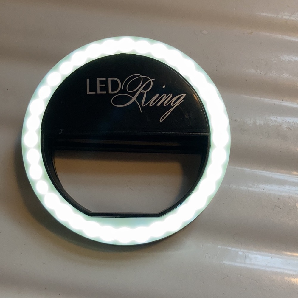 LED Selfie Light - Picture 3 of 6